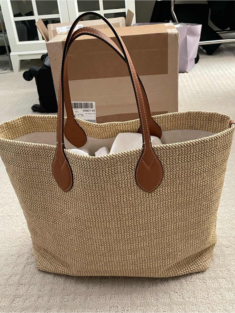 $2300 GUCCI Large Natural Straw Tote w/ Brown Leather Handles & Multicolor Logo - Picture 2 of 16